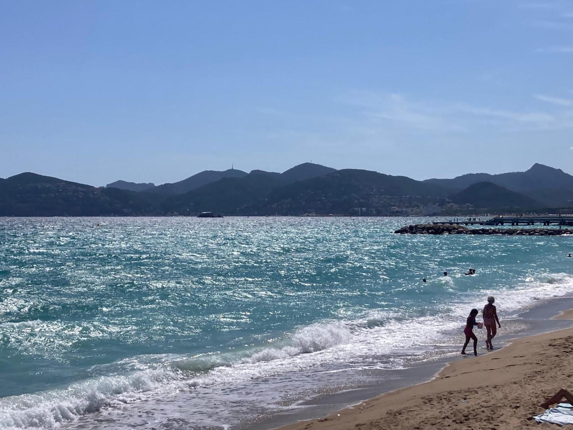 קאן Chambre Parentale , Salle De Bain Privee, Acces Plages & Vue Mer Du Salon Dans Appartement Partage Chez L'Habitant ,, Master Bedroom, Private Bathroom, Beach Access & Sea View מראה חיצוני תמונה