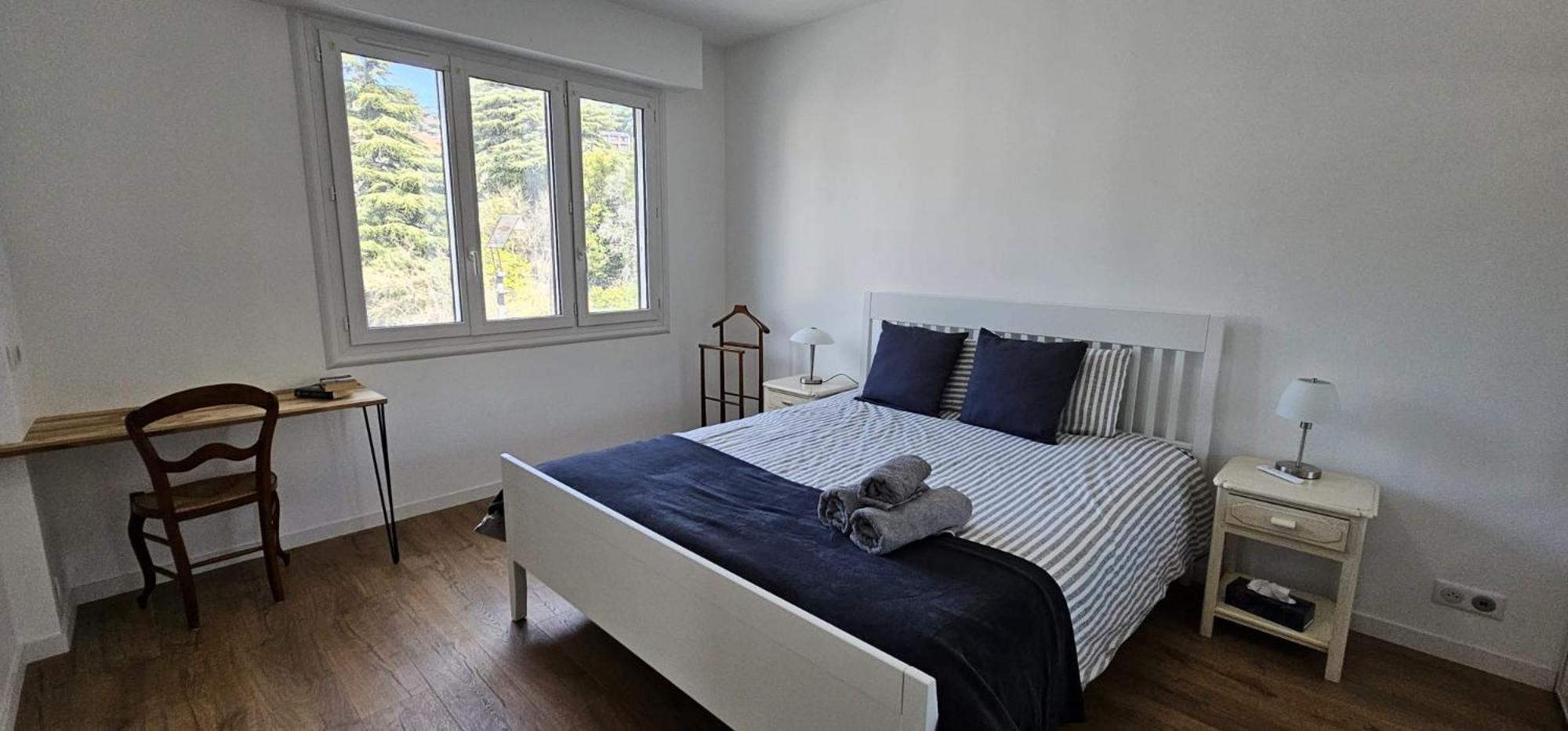קאן Chambre Parentale , Salle De Bain Privee, Acces Plages & Vue Mer Du Salon Dans Appartement Partage Chez L'Habitant ,, Master Bedroom, Private Bathroom, Beach Access & Sea View מראה חיצוני תמונה